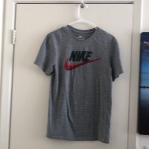 Men’s Nike T-shirt.